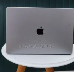 New Laptop Apple MacBook Pro 2021 M1 16GB Apple M1 Pro SSD 512GB