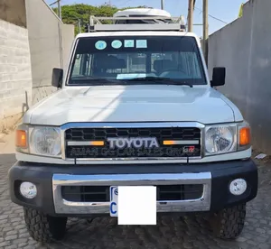 Toyota Land Cruiser 2014 White