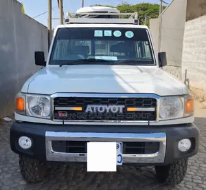 Toyota Land Cruiser 2014 White