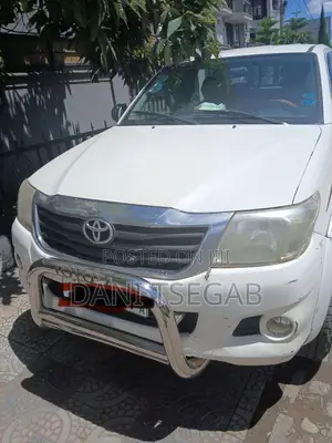 Hilux 2014 for Rent