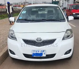 Toyota Yaris 2009 White