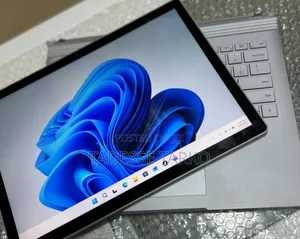 New Laptop Microsoft Surface Book 3 16GB Intel Core i7 SSD 256GB
