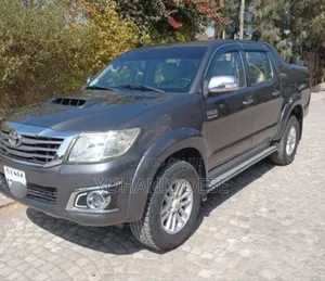 Toyota Hilux 2014 Black
