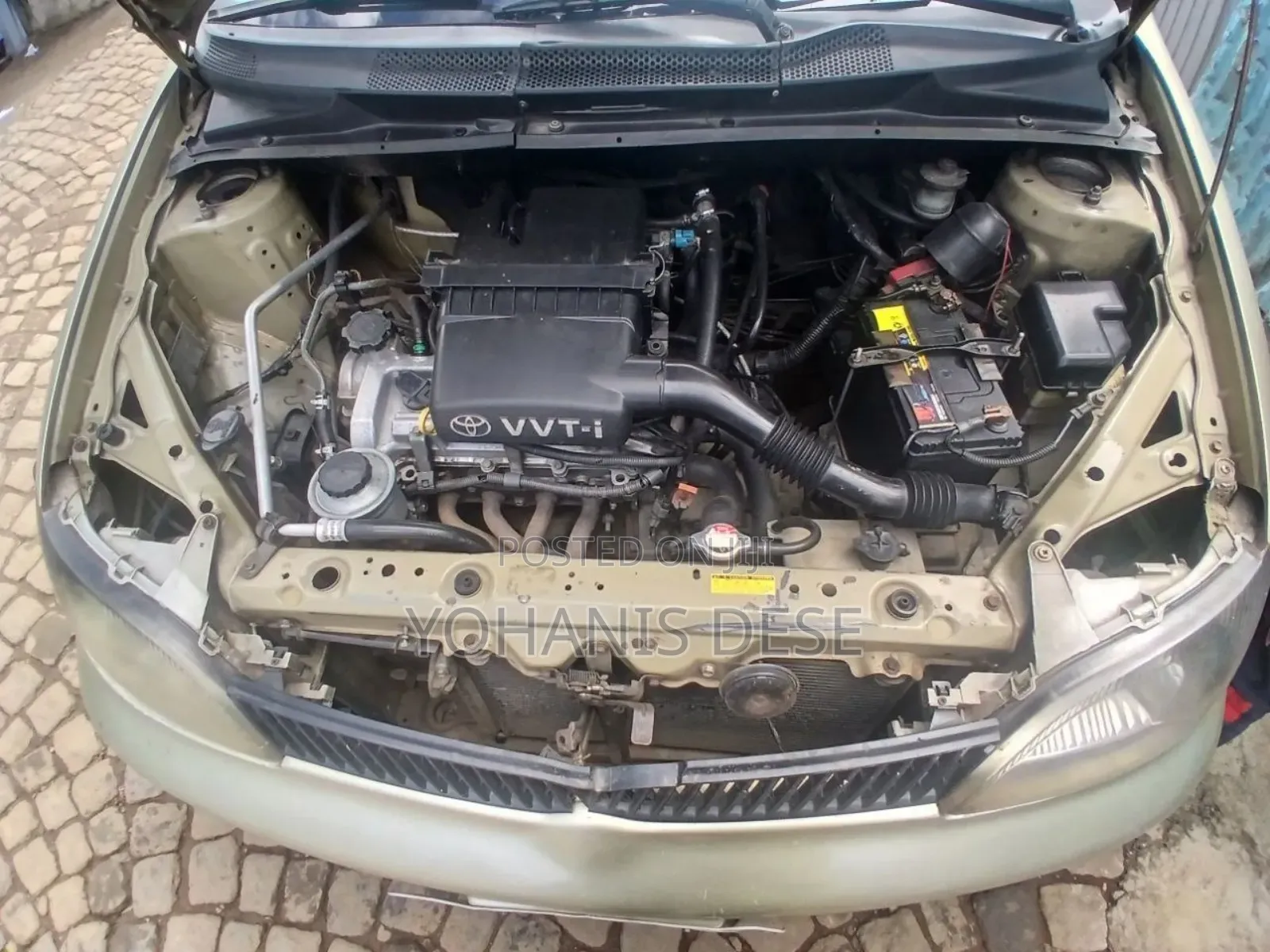 Toyota Platz 2001 Gold