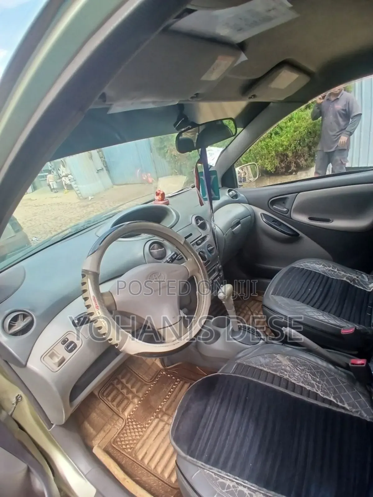 Toyota Platz 2001 Gold