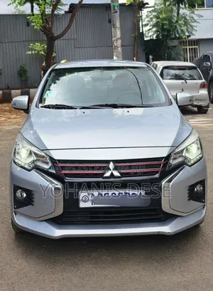 Mitsubishi Attrage 2022 Silver