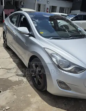 Hyundai Elantra 2012 Silver