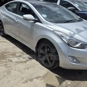 Hyundai Elantra 2012 Silver