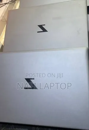 New Laptop HP ZBook Firefly G8 32GB Intel Core i7 SSD 512GB