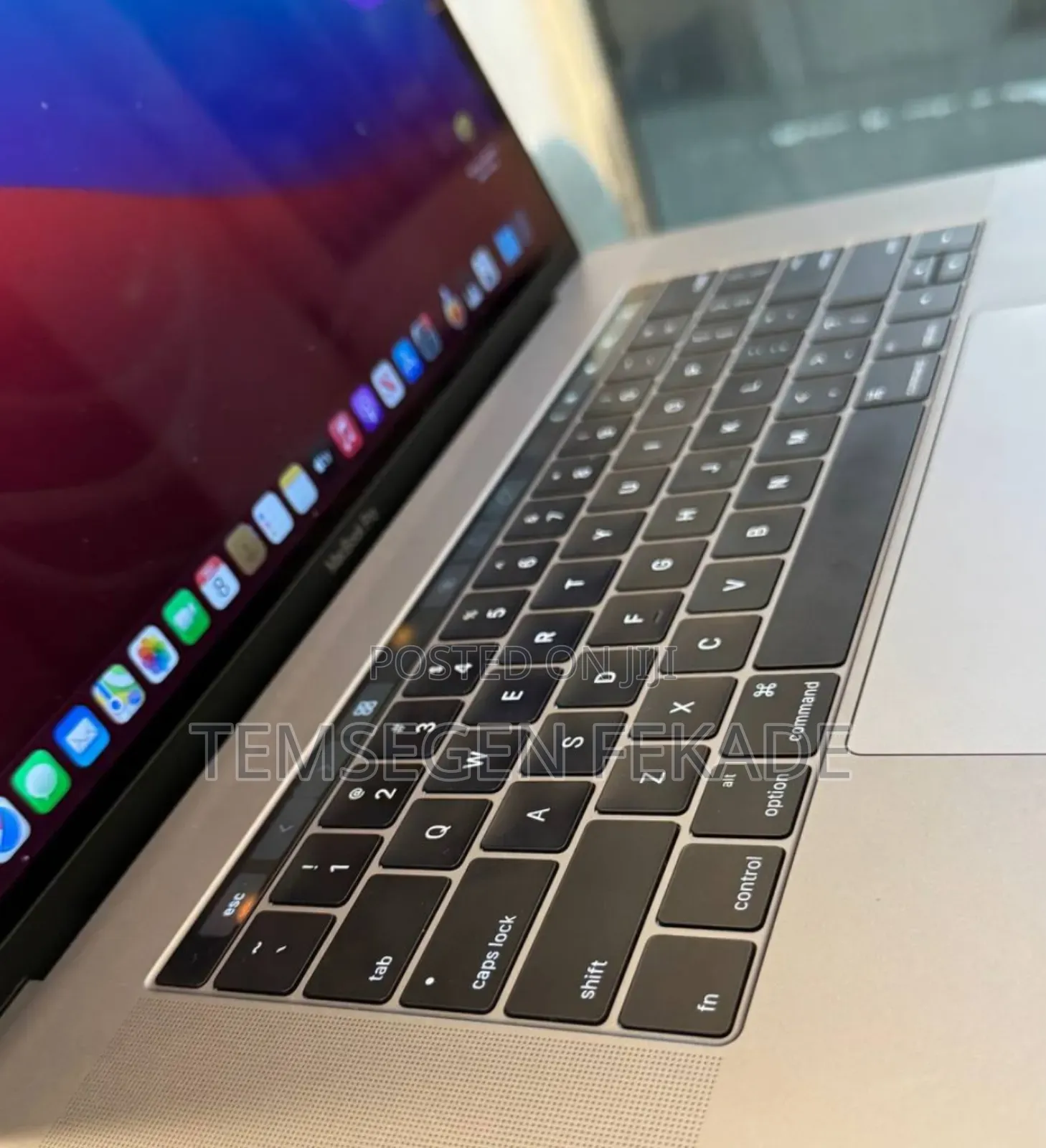 New Laptop Apple MacBook Pro 2016 16GB Intel Core i7 SSD 256GB