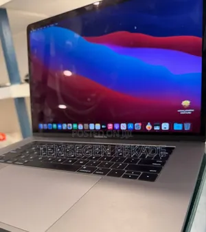 New Laptop Apple MacBook Pro 2016 16GB Intel Core i7 SSD 256GB