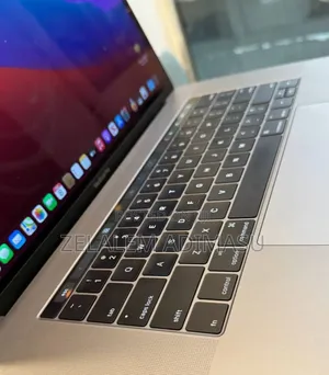 New Laptop Apple MacBook Pro 2016 16GB Intel Core i7 SSD 256GB