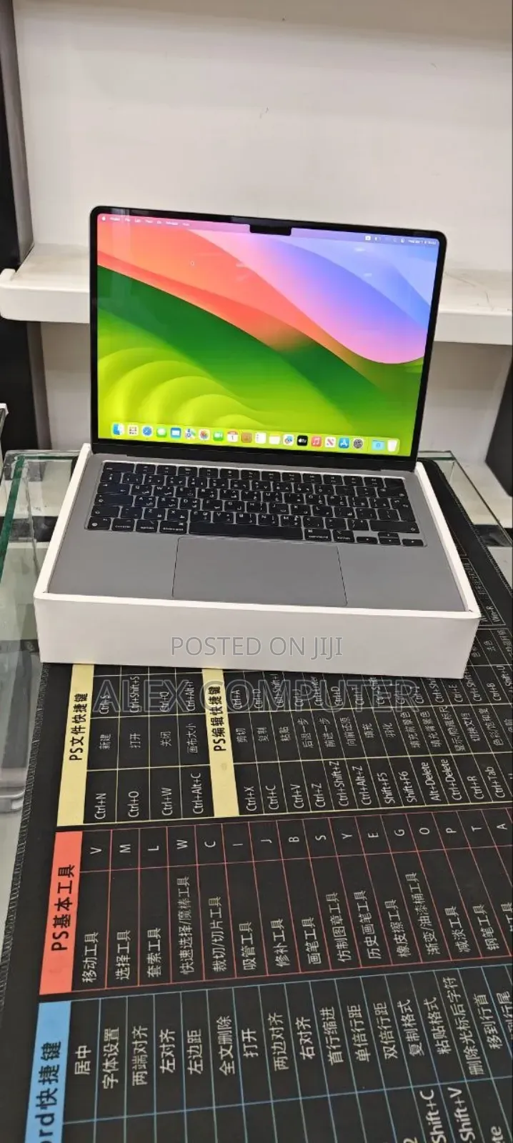 New Laptop Apple MacBook Air 2022 M2 8GB Apple M2 SSD 512GB