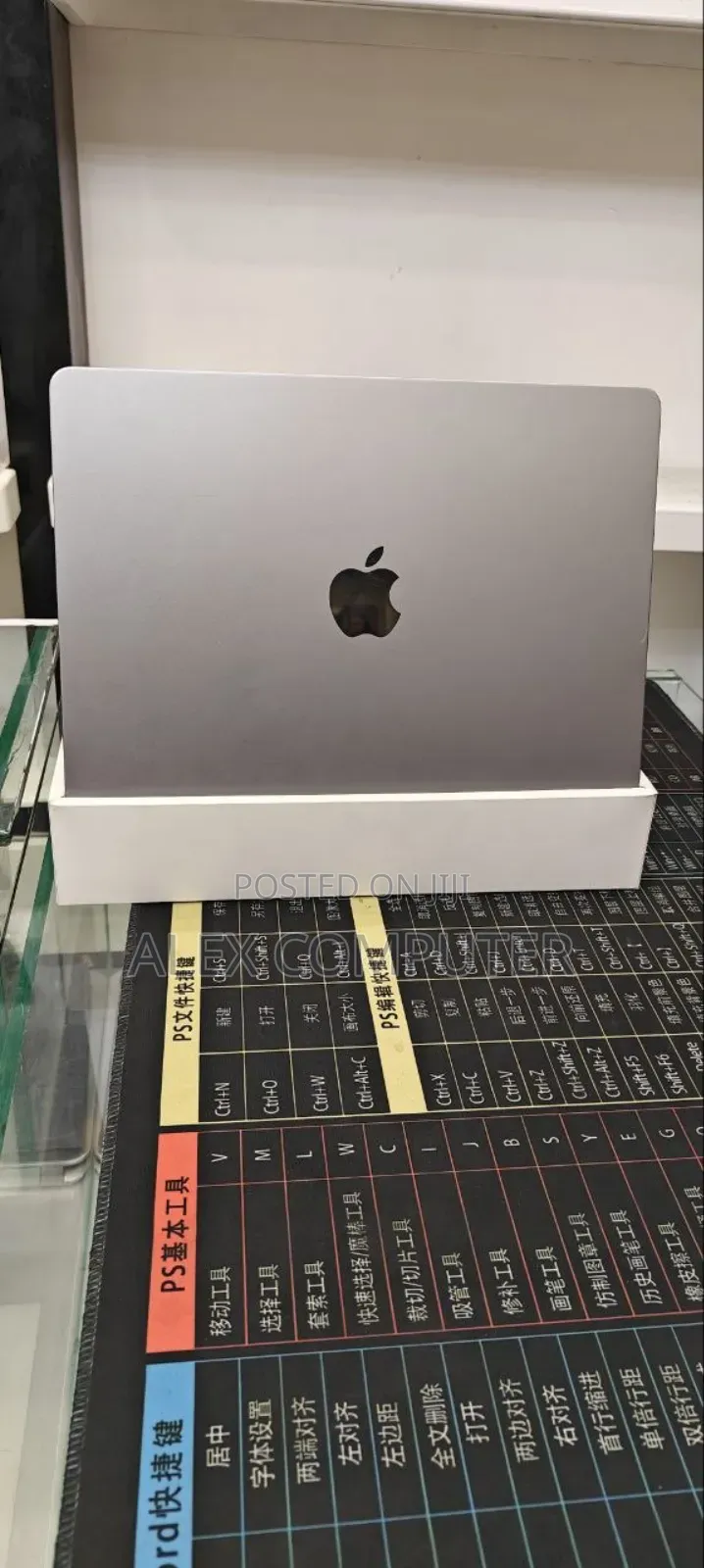 New Laptop Apple MacBook Air 2022 M2 8GB Apple M2 SSD 512GB