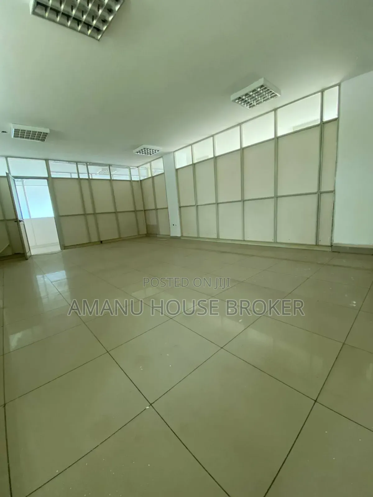 አስቸኳይ የሚከራይ ቢሮ አአ ፒያሳ አከባቢ