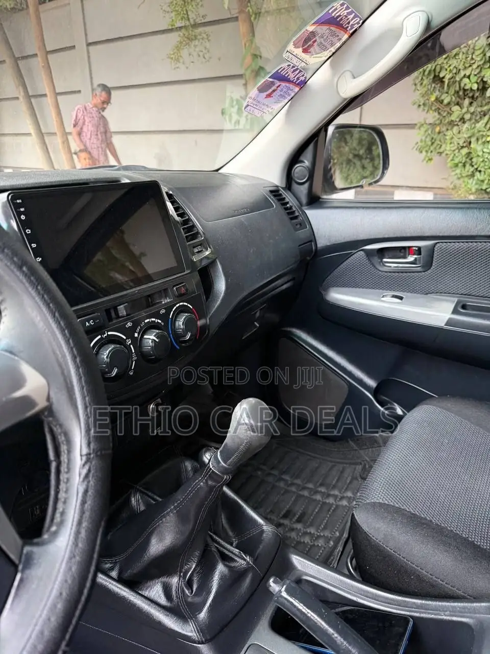 Toyota Hilux 2014 Gold