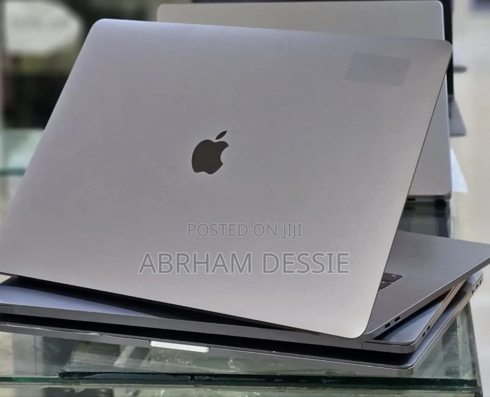 New Laptop Apple MacBook Pro 2017 16GB Intel Core i7 SSD 512GB