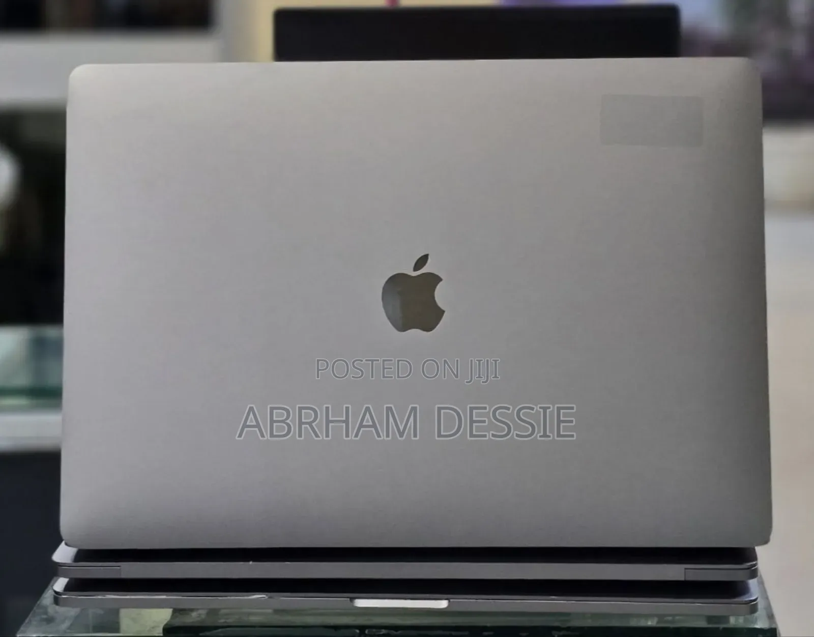 New Laptop Apple MacBook Pro 2017 16GB Intel Core i7 SSD 512GB
