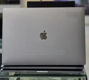 New Laptop Apple MacBook Pro 2017 16GB Intel Core i7 SSD 512GB