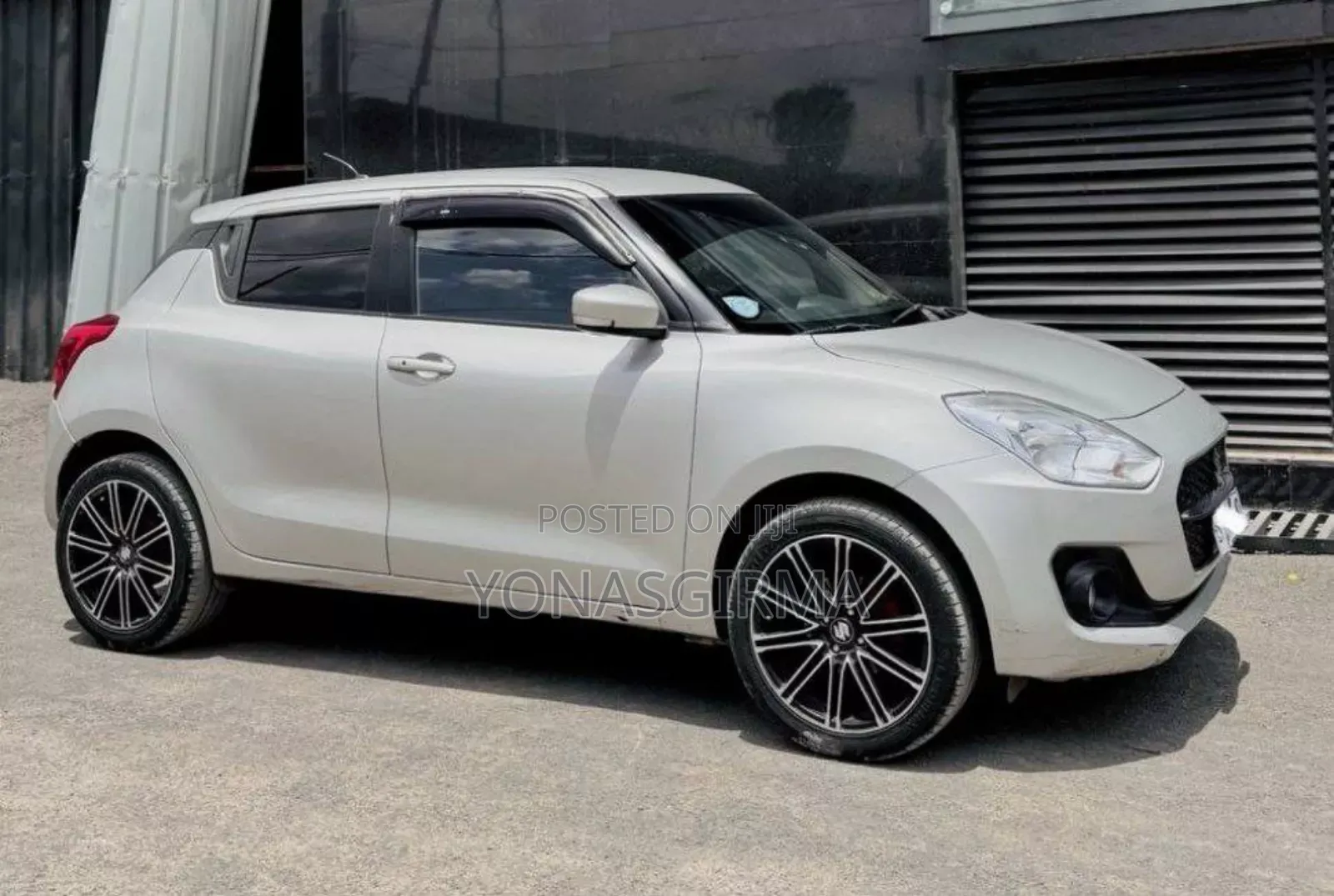 Suzuki Swift 2021 Silver