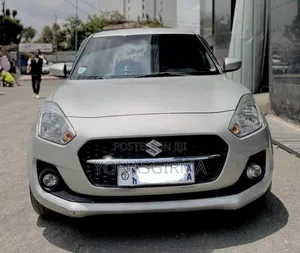 Suzuki Swift 2021 Silver