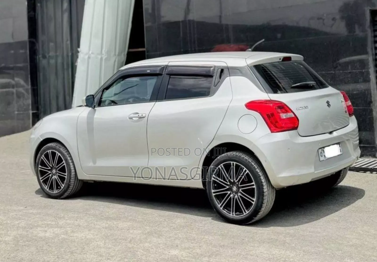 Suzuki Swift 2021 Silver