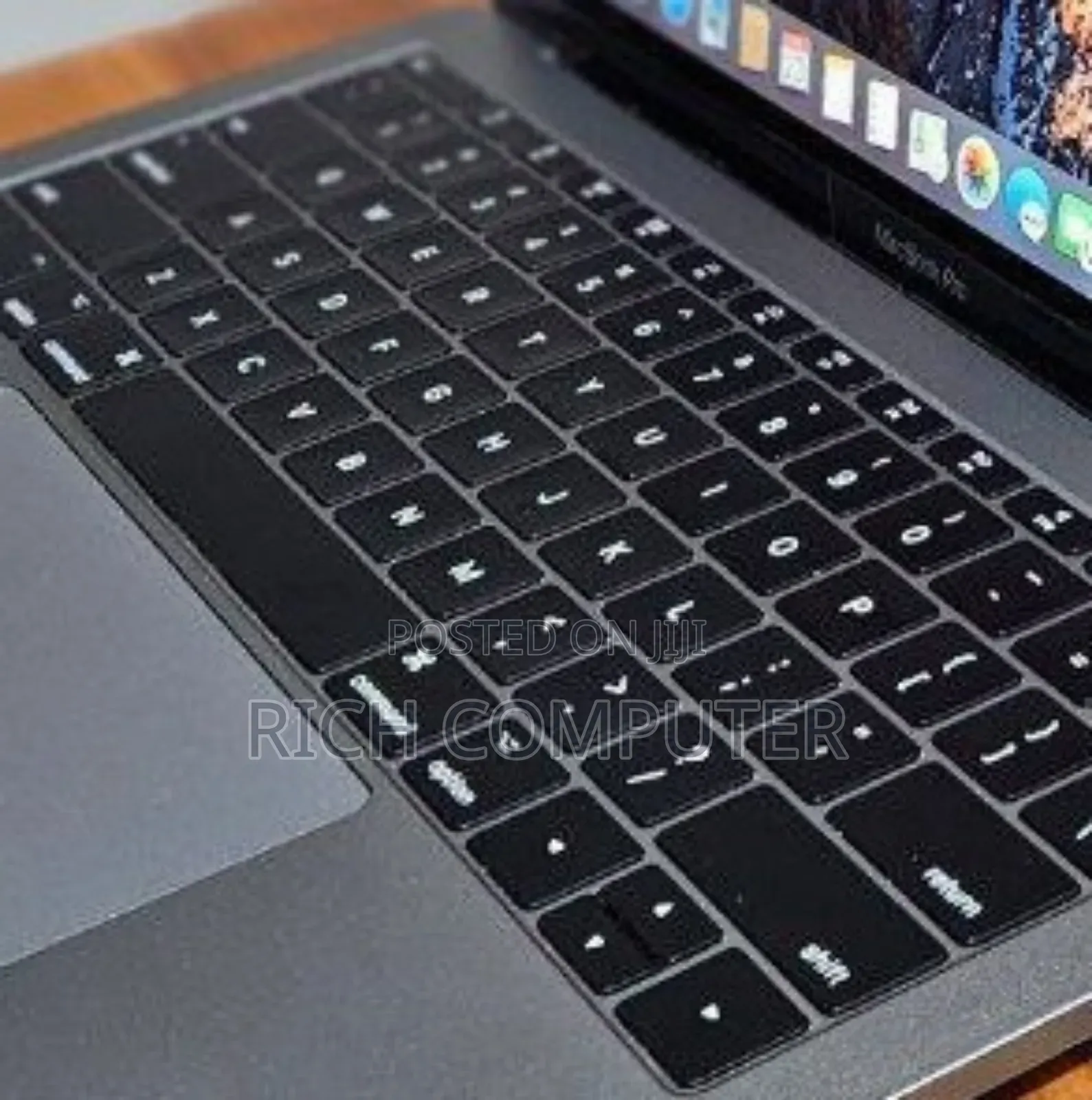 New Laptop Apple MacBook 2017 8GB Apple M1 SSD 256GB