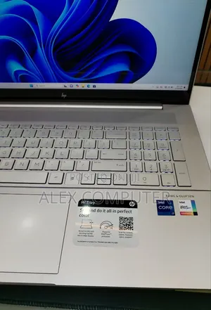 New Laptop HP Envy 17 12GB Intel Core i7 SSD 512GB