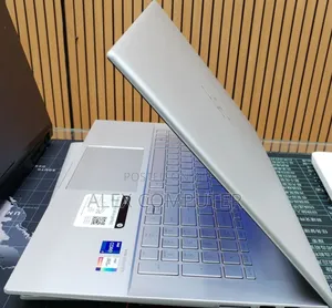 New Laptop HP Envy 17 12GB Intel Core i7 SSD 512GB