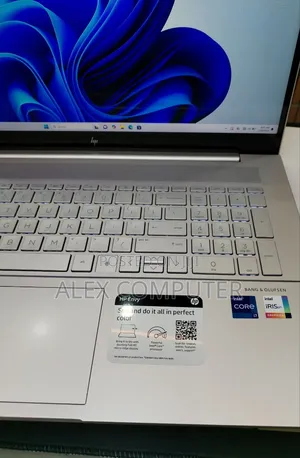 New Laptop HP Envy 17 12GB Intel Core i7 SSD 512GB