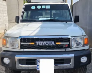 Toyota Land Cruiser 2014 Ivory