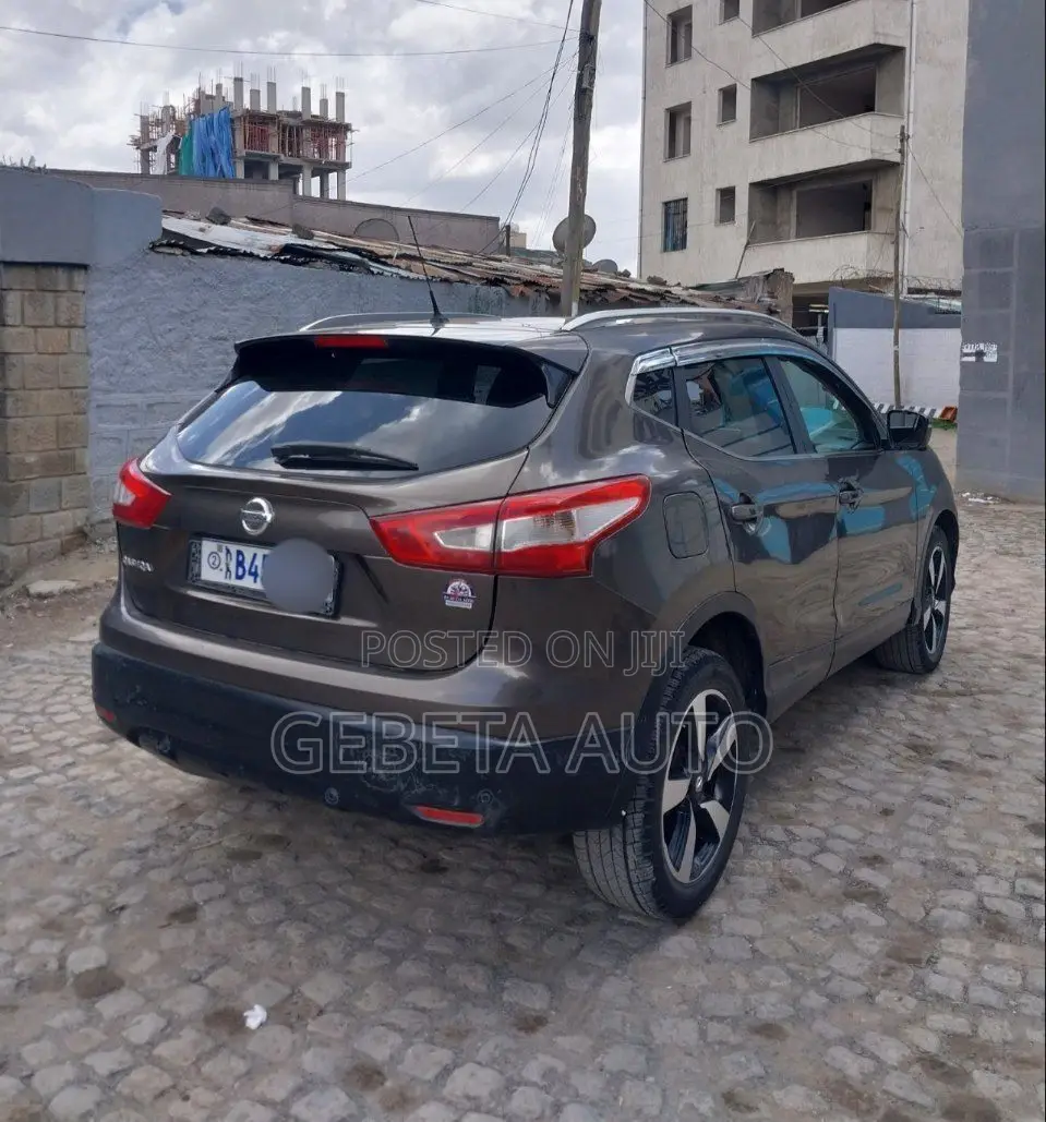 Nissan Qashqai 2017 Brown