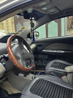 Toyota Yaris 2010 Silver
