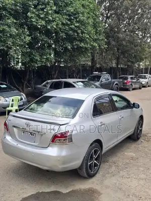 Toyota Yaris 2010 Silver