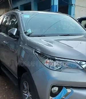 Toyota Fortuner 2019 Silver