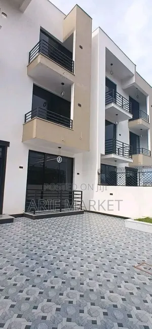 10bdrm House in Bole for sale