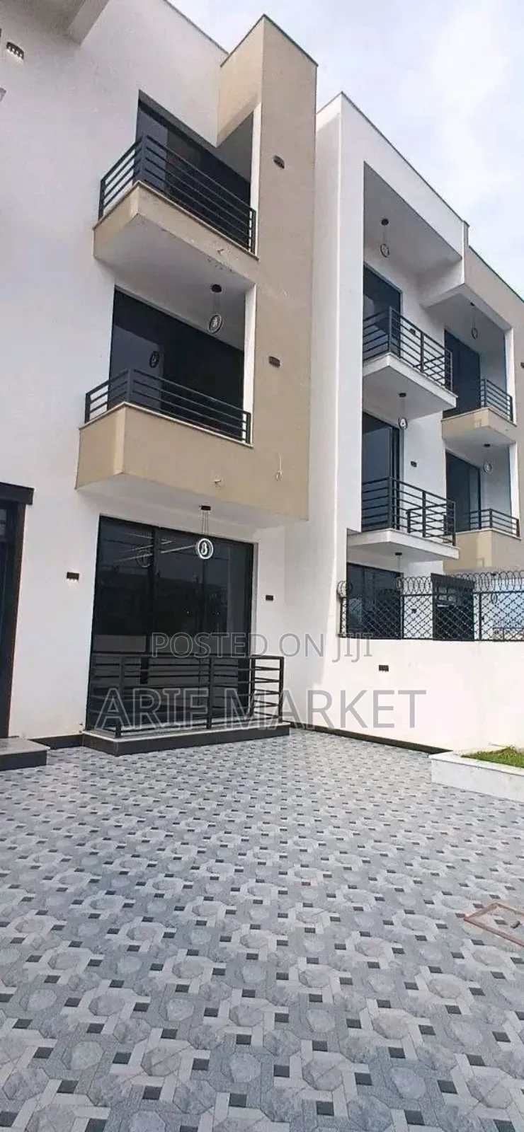 10bdrm House in Bole for sale