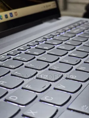New Laptop Lenovo Yoga 7i 16GB Intel Core Ultra 5 SSD 512GB