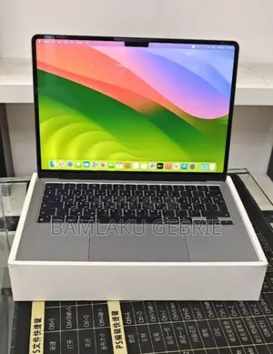 New Laptop Apple MacBook Air 2022 M2 8GB Apple M2 SSD 512GB