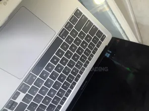 New Laptop Apple MacBook Air 2020 M1 8GB Apple M1 SSD 256GB