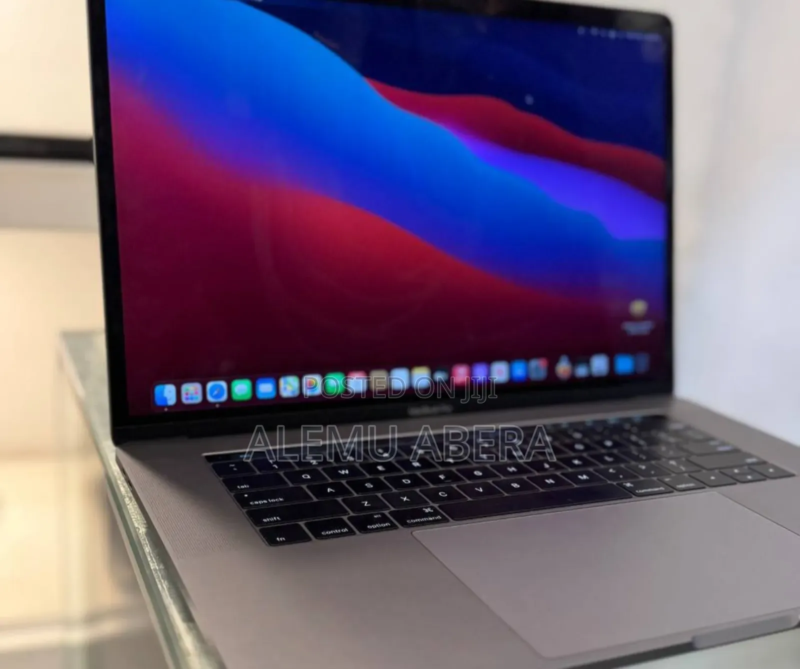 New Laptop Apple MacBook Pro 2016 16GB Intel Core i7 SSD 256GB
