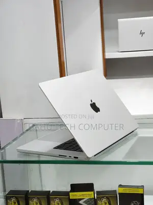 New Laptop Apple MacBook Pro M1 16GB Apple M1 Pro SSD 512GB