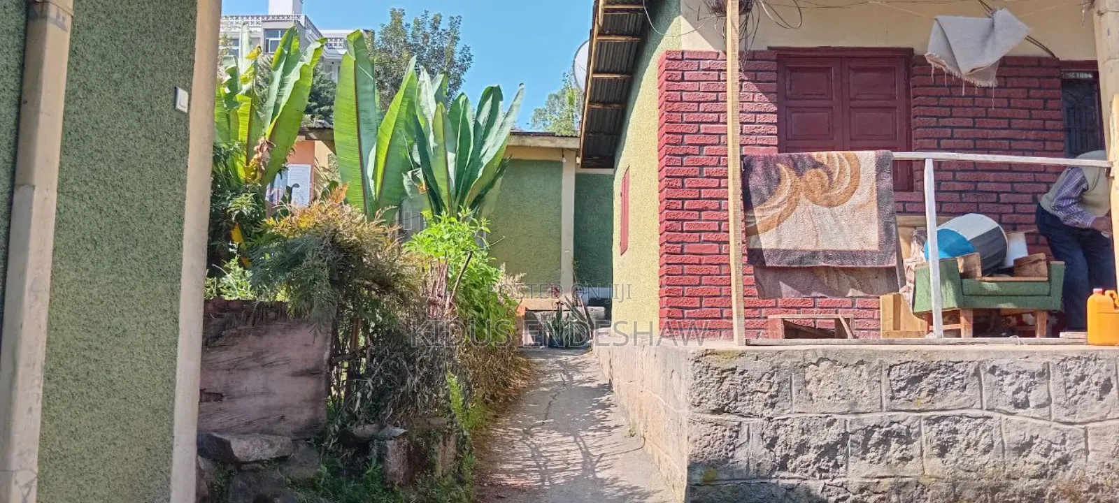 የሚሸጥ መሬት በ ሳር ቤት