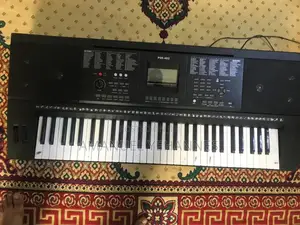 Yamaha PSR 493 Keyboard Piano