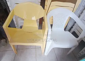 Plastic Chairs With Hand Rest | የእጅ መደገፊያ ያላቸው ፕላስቲክ ወንበሮች