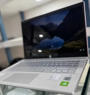 New Laptop HP Pavilion 15 8GB Intel Core i7 SSD 512GB