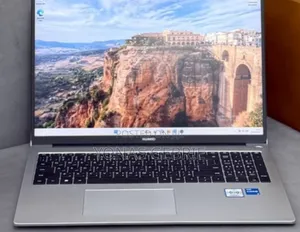 New Laptop Huawei MateBook 13 WRT-W29E 8GB Intel Core i5 SSD 512GB