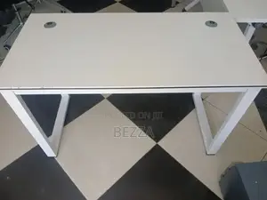 Quality Imported White Office Table(Size 1.20 Cm)