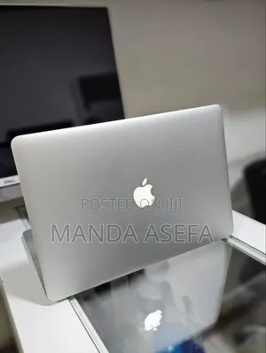 New Laptop Apple MacBook Pro 2015 16GB Intel Core i7 SSD 256GB