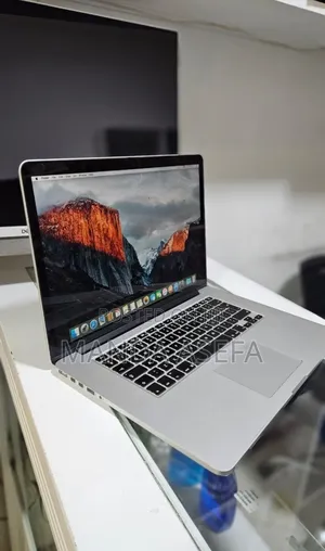 New Laptop Apple MacBook Pro 2015 16GB Intel Core i7 SSD 256GB
